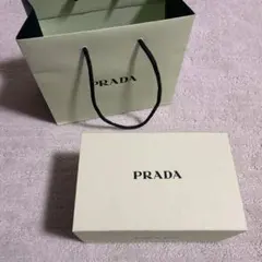PRADA ギフトボックス ショッパーのサムネイル