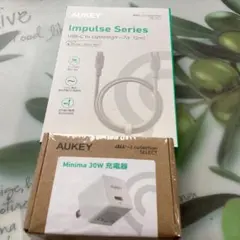 AUKEY Impulse （au 携帯ケーブル2m +30w充電器セット)のサムネイル