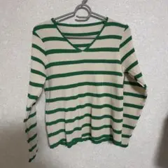 Vネックストライプシャツ