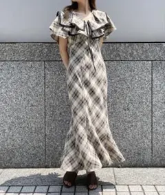 リリアンカラット　スクエアフリルマーメイドワンピース