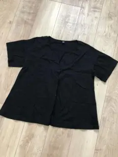 ユニクロ　マーセライズコットンキーネックＴシャツ　カットソー トップスのサムネイル