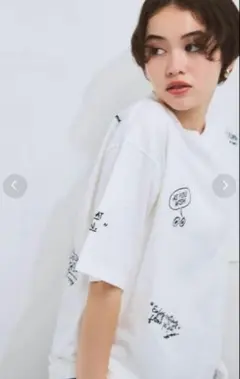 VICKY 落書き刺繍Tシャツ
