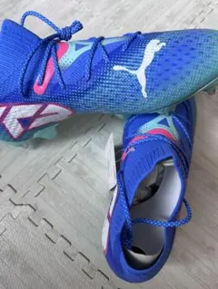 新品 PUMAフィーチャー8アルティメットXキッドスーパー￼FG 27