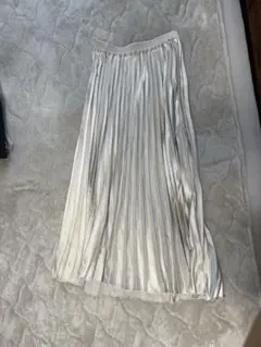 シルバー サテン風 プリーツスカート M