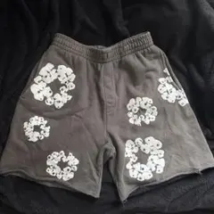 DENIM TEARS グレー刺繍ショートパンツ M