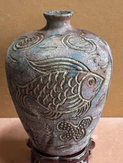 名工 島常賀 壺屋焼 飛龍 魚突彫 大花瓶 49cm 迫力の龍 荒焼 沖縄 骨董 名工 島常賀 壺屋焼 飛龍 魚突彫 大花瓶 49cm 迫力の龍 荒焼 沖縄 骨董