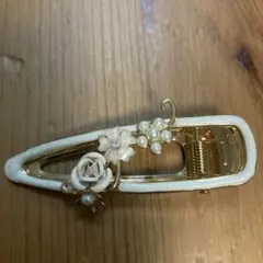 ホワイト花とパールのヘアピン 約8cm