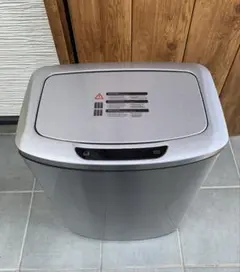 Item thumbnail for item 39e7cd62-272d-46a2-bd72-464ba7402967