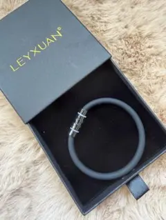 LEYXUAN 磁気シリコンブレスレット 20cm ブラック 新品 箱付きのサムネイル