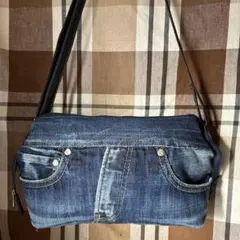 Item thumbnail for item c3bf5f4e-491f-4de6-a813-ab8427aee67e