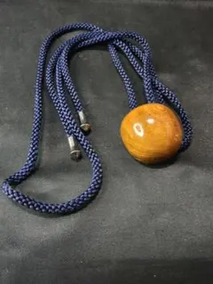 千年屋久杉ループタイ 木彫り 旧家蔵出 時代モノ 昭和レトロ ほぼ未使用美品