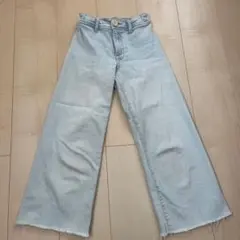 ZARA ライトブルー ストレートジーンズ128