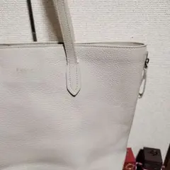 【美品】フルラ トートバッグ 白 ホワイト 春 人気 上品 オシャレ 肩掛け