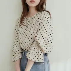 ナチュラルクチュール︎ 2WAYスカラップブラウスのサムネイル