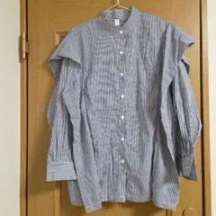 ストライプ フリル付きシャツ