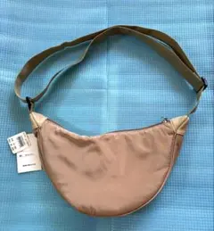 新品 ハーフムーン ショルダーバッグ ベージュ