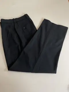 ユニクロのスラックス