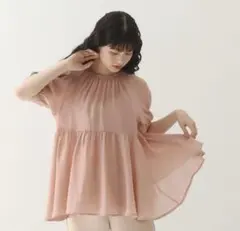 muguet back ribbon sheer peplum blouseのサムネイル