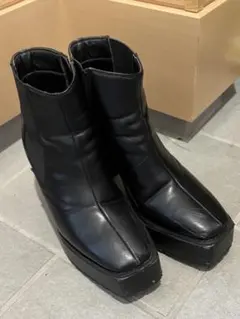 ブラックレザー サイドゴア　ショートブーツ