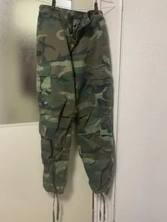 迷彩カーゴパンツ 複数ポケット