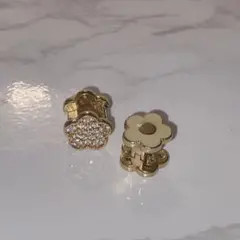 マリークワントピアス