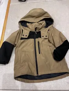 フード付きベージュ黒　ダウン　コート