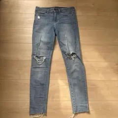 ユニクロ　ウルトラストレッチジーンズ　ダメージ