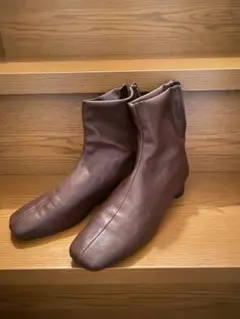 送料込み　ブラウン バックファスナー ショートブーツ 3cmヒール