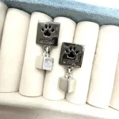 MOSCHINO モスキーノ　シルバー　ダイスチャーム　　イヤリング　犬のサムネイル