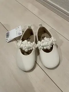 H&M 花飾り付きフォーマルシューズ