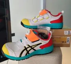 レアすぎて滅♥️CP307アシックス安全靴25.5cmと26cm他、激レアあり！のサムネイル