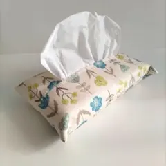 【箱なし用М】外れにくい♪生成り×青花柄のティッシュケース ソフトパック用 М