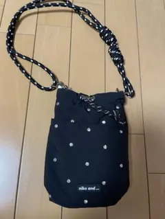 niko and ... おとなかわいいビジュポーチ