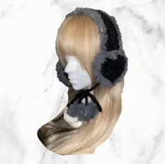 イヤーマフ　編み物　ハートデザイン　ハンドメイド ブラックとグレー　耳当て
