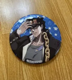 匿名発送／THE☆JOJOWORLD 75㎜グリッター缶バッジ 空条承太郎 3部