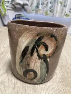 抽象模様の陶器花瓶