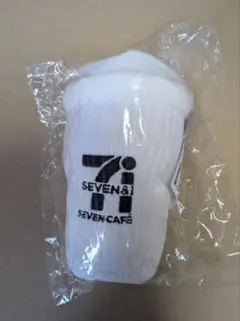 セブンイレブン ハッピーくじ B賞 セブンカフェ ぬいぐるみチャーム　白