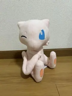 ポケットモンスター しっぽみてみて　ミュウ ぬいぐるみ
