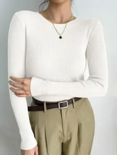 DAZY クルーネックニット 白