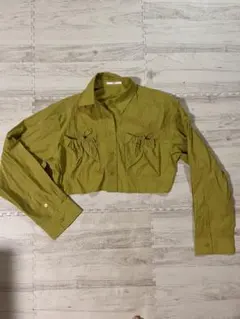 オリーブイエロー クロップド丈シャツ