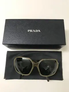 PRADA プラダ　オリーブグリーン サングラス　T.1398のサムネイル