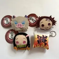 鬼滅の刃 きゃらまる マスコットバッジ　クッションキーホルダー