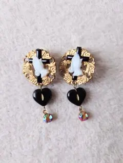 国内作家様製　祈りと十字架のイヤリング