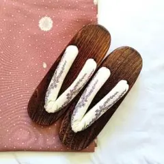 Item thumbnail for item 5d551b65-353f-4480-82a5-2a2f60e7f424