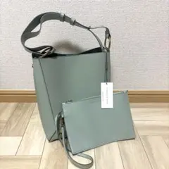 CHARLES & KEITH トートバッグ ポーチ付きのサムネイル