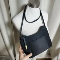 黒　ブラック　レディース　ショルダーバッグ　ナイロン　大人かわいい