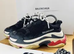 Balenciaga TRIPLE S TRAINERS バレンシアガトリプルSのサムネイル