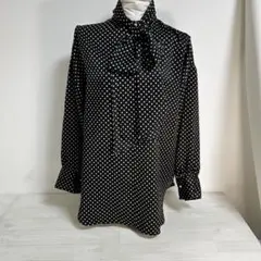 「アナカ（Unaca）のドット柄ボウタイブラウス」 Mサイズ