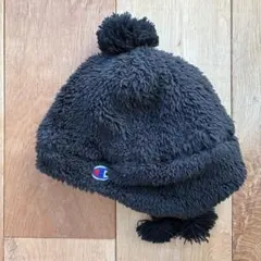 チャンピョン　キッズ　帽子　冬用　耳当てポンポン付き