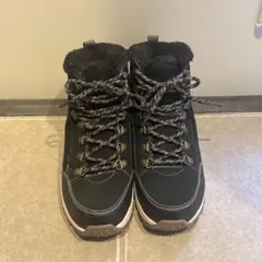 最終値下げ！SKECHERS ファー付きブラックハイカットブーツのサムネイル